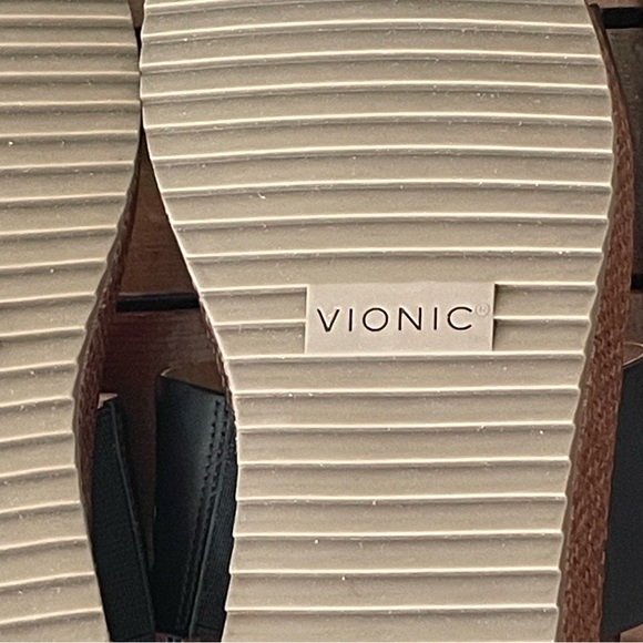 Vionic Women's 9.5 Louise Raffia Platform Sandals in black. Buckled sling back. - Picture 10 of 10